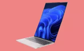 Lenovo снова экспериментирует. Утечка показала странный складной ноутбук ThinkBook Flip AI